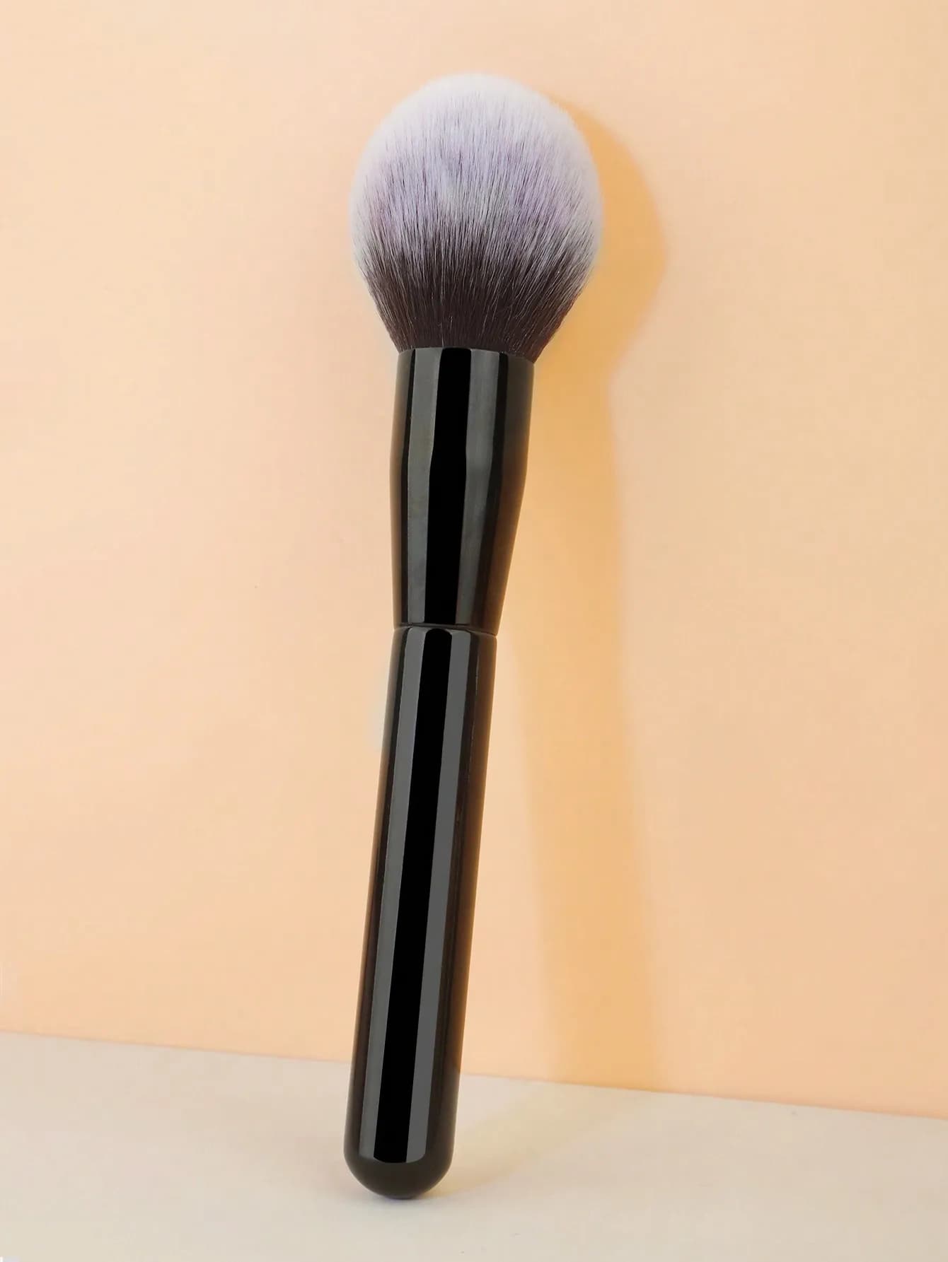 1 Pcs Makeup Brush Set—Synthetic Fiber Foundation Brush, Blush Brush, Oose Powder Brush, and Contour Brush—for a Flawless Finish
