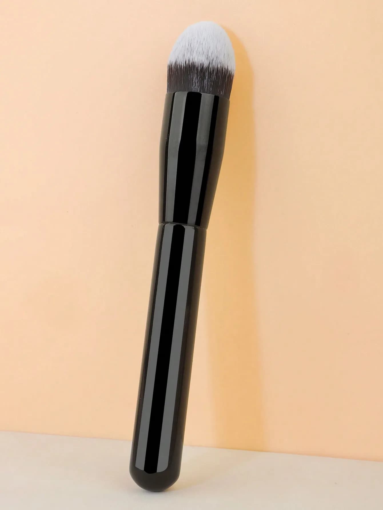 1 Pcs Makeup Brush Set—Synthetic Fiber Foundation Brush, Blush Brush, Oose Powder Brush, and Contour Brush—for a Flawless Finish