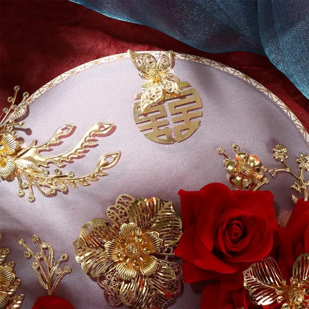 Chinese Wedding Decoration Prop Wedding Decorative For Bride Gold Red Bridesmaid Decor Craft Photography Ornaments Fan Bouquet