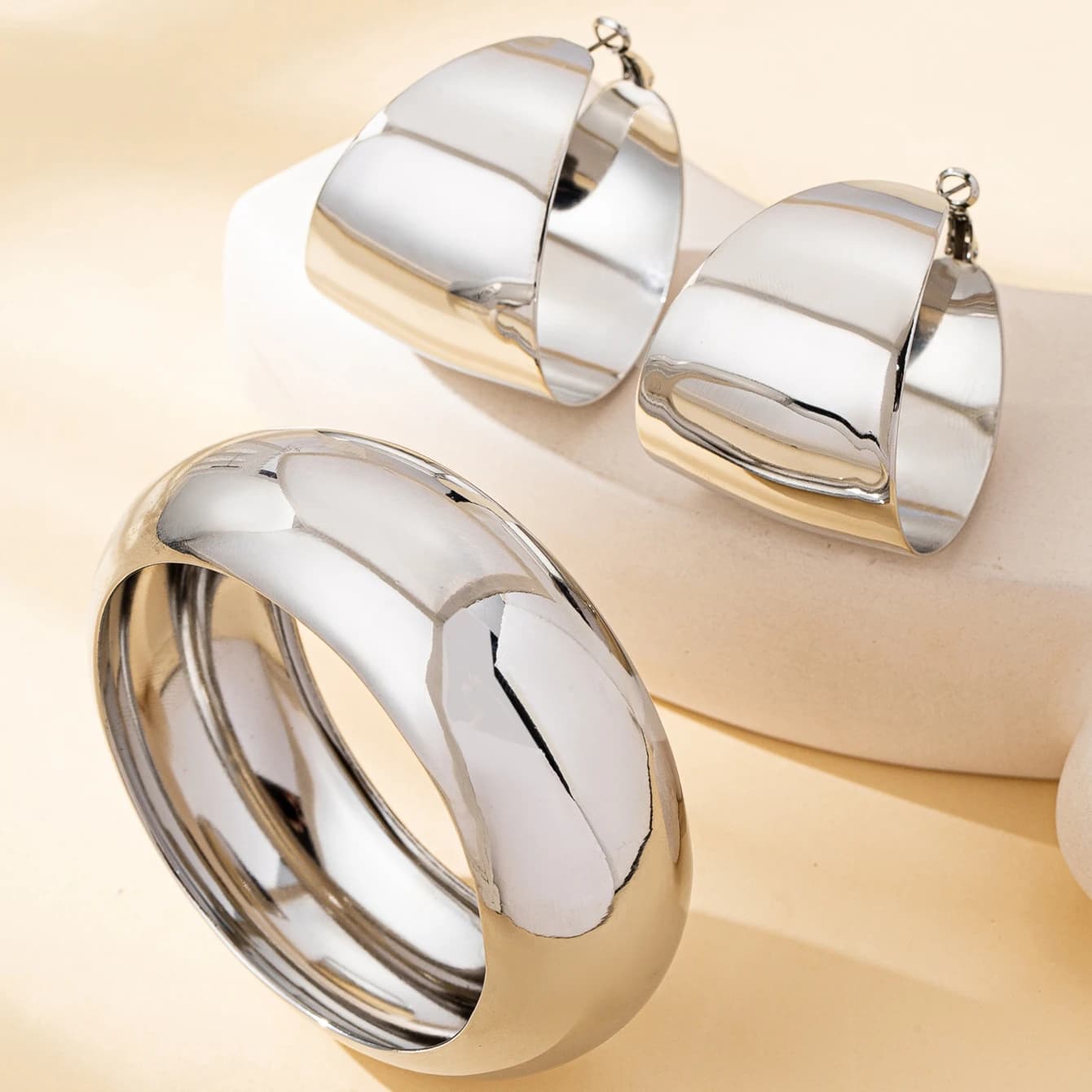 Women's Jewelry Set, Simple and Stylish Glossy Bracelet and Earring Set, Suitable for Daily Wear and Vacation Wear