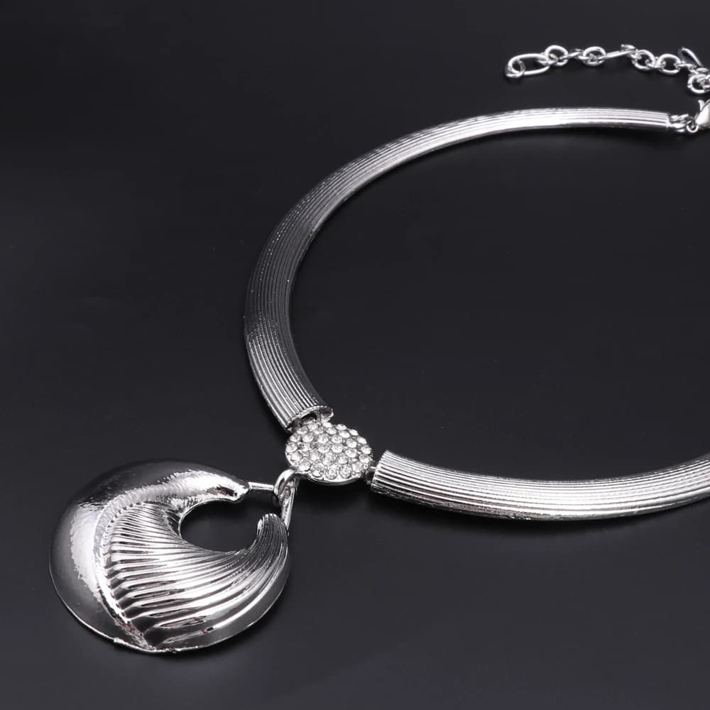Dubai Jewelry Set For Women Silver Plated Luxury Necklace Earrings Bracelet And Ring Set Jewelry For Wedding Party Trending