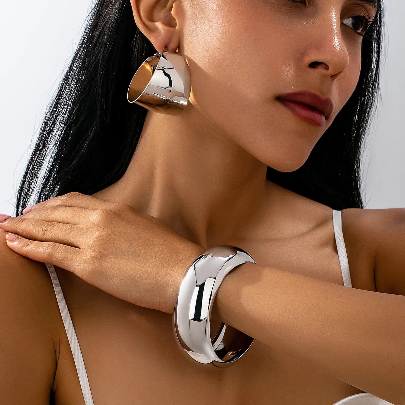 Women's Jewelry Set, Simple and Stylish Glossy Bracelet and Earring Set, Suitable for Daily Wear and Vacation Wear