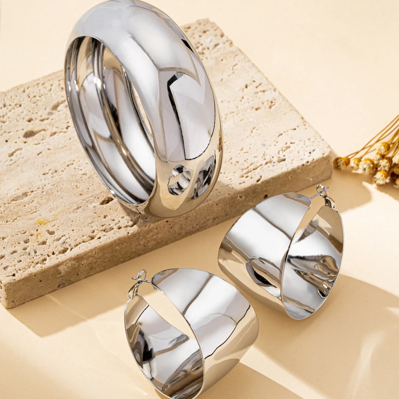 Women's Jewelry Set, Simple and Stylish Glossy Bracelet and Earring Set, Suitable for Daily Wear and Vacation Wear