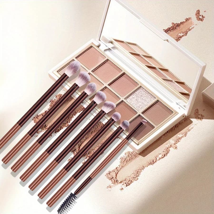 A Set of 15 Makeup Brushes Including Foundation Brush, Highlighter Brush, Blush Brush, Powder Brush, Nose Contour Brush, Eyeshad