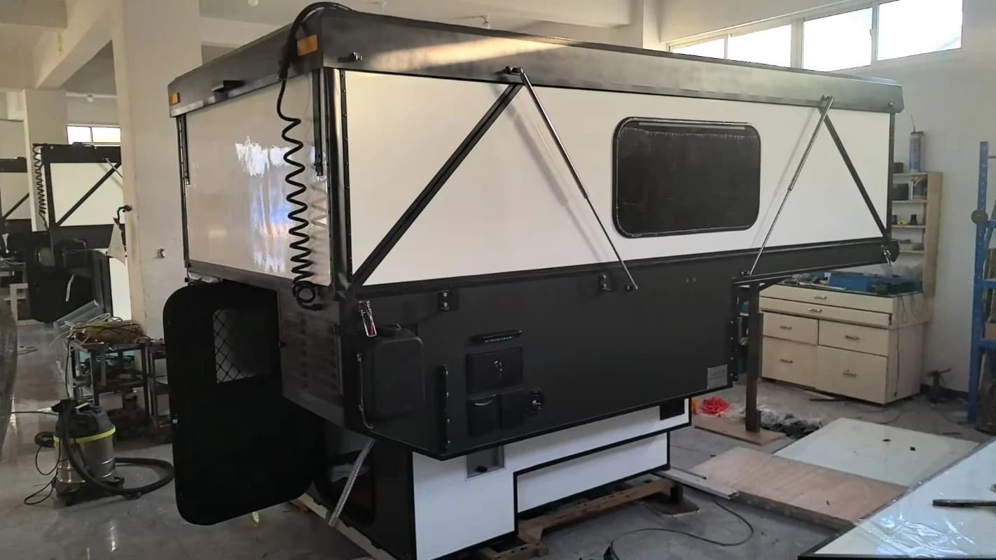 Stylish Comfort Pop Up Camper with Padded Mattresses and Privacy Screen Doors for Family Camping Custom