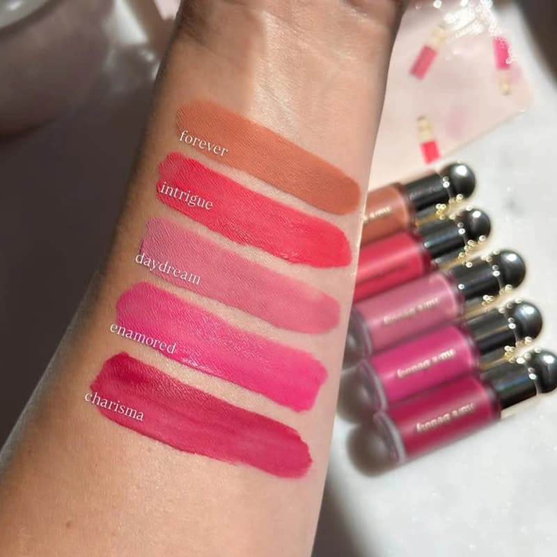 Rare Beauty New Butter Contains 4g of hyaluronic acid Lipstick Gentle Caramel Color Moisturizing Volumizing Loved/friendly Blush