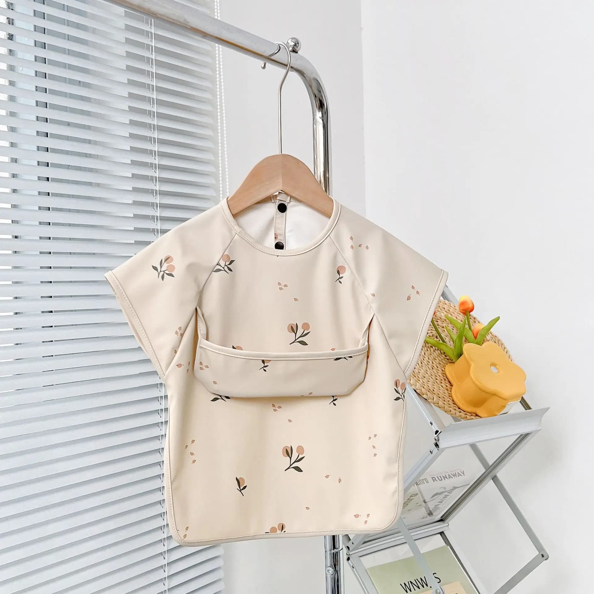 Baby Soft Waterproof Bib Kid Long Sleeves Adjustable Feeding Cloth Little Boy Girl Painting Smock Child Meal Eating Apron