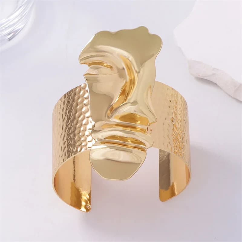 Light Luxury, Unique and Cool Style, Creative Design, Irresistible Temperament, Facial Mask, Jewelry Set