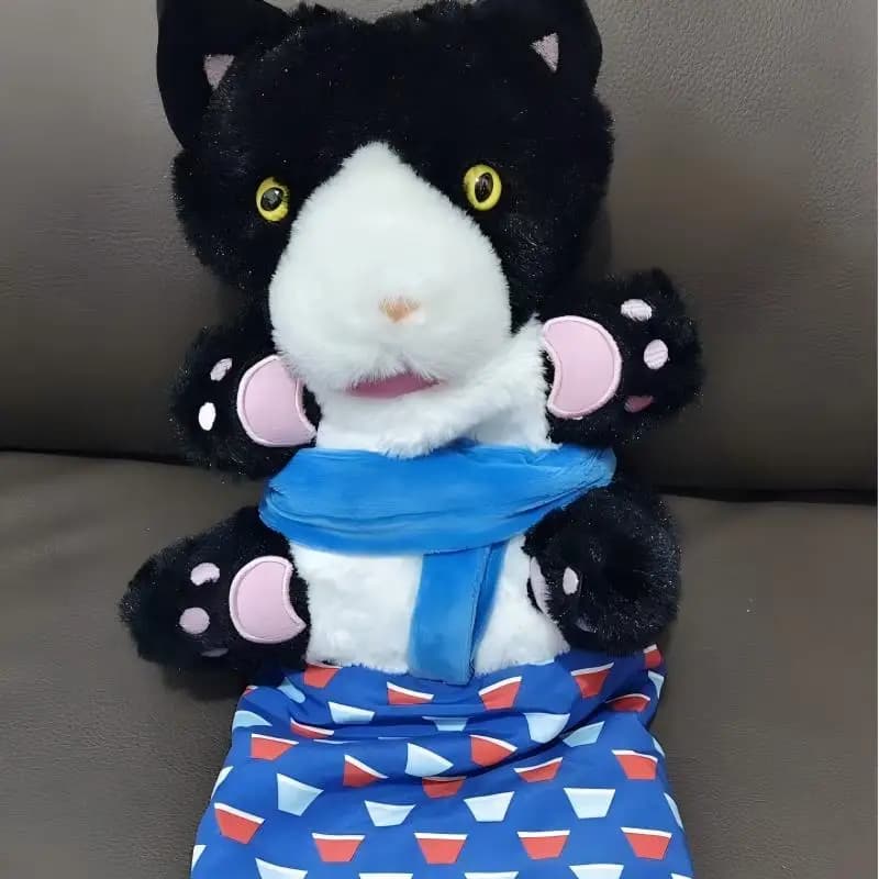 Cat Gloves Are Wrestling Toys With Sturdy Protective Pads, Suitable for Playing with Pets and Used for Training and Exercise.